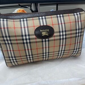 Burberry Vintage Nova Check
Cosmetic Pouch/Clutch with CERTIFICATE OF AUTH